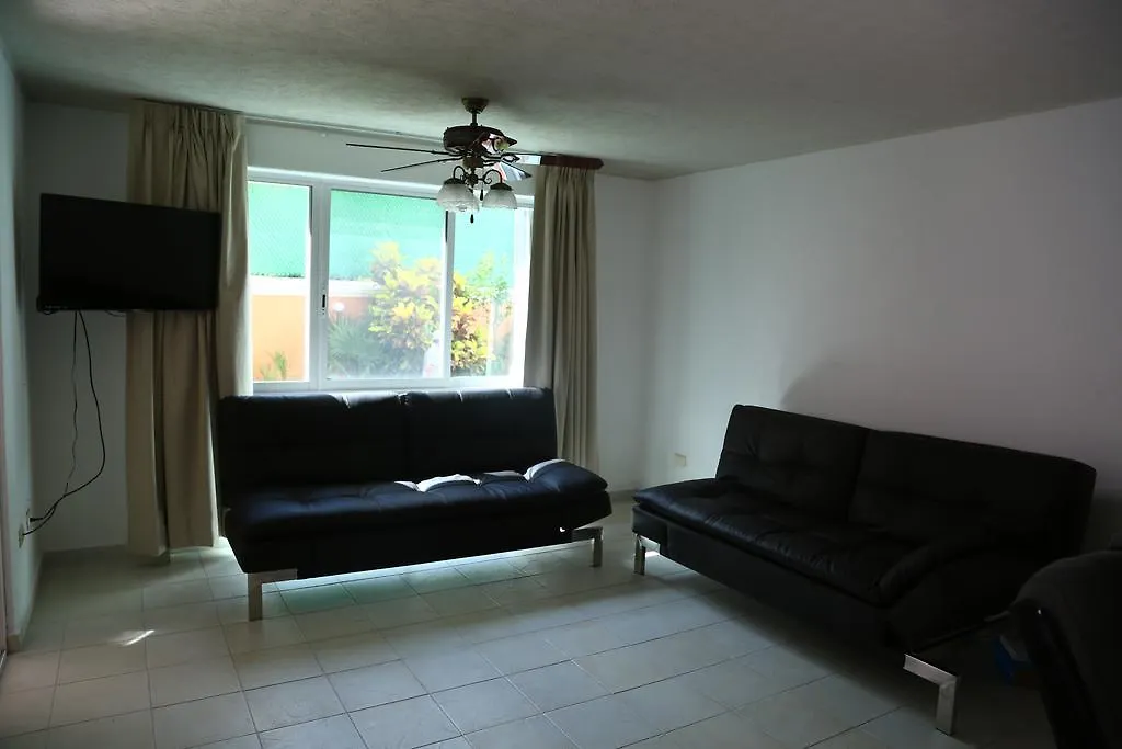 Hotel Saint Denis Cancún 0*,